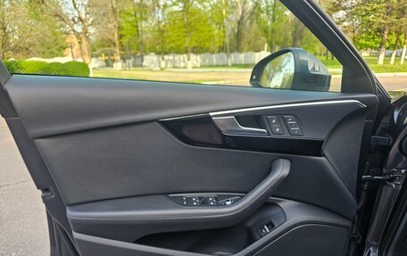 Audi A4, 2018 год, 2 600 000 рублей, 14 фотография