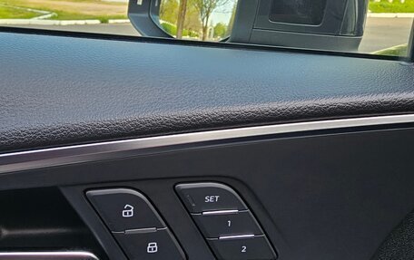 Audi A4, 2018 год, 2 600 000 рублей, 16 фотография