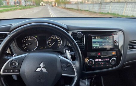 Mitsubishi Outlander III рестайлинг 3, 2013 год, 1 400 000 рублей, 8 фотография
