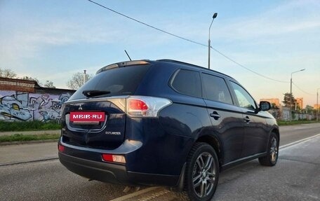 Mitsubishi Outlander III рестайлинг 3, 2013 год, 1 400 000 рублей, 3 фотография