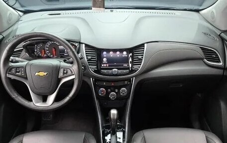 Chevrolet Trax, 2021 год, 1 033 000 рублей, 8 фотография