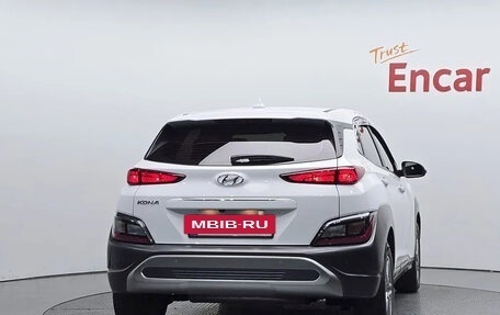 Hyundai Kona I, 2022 год, 1 460 000 рублей, 4 фотография