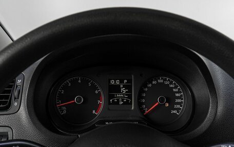 Volkswagen Polo VI (EU Market), 2015 год, 990 000 рублей, 21 фотография