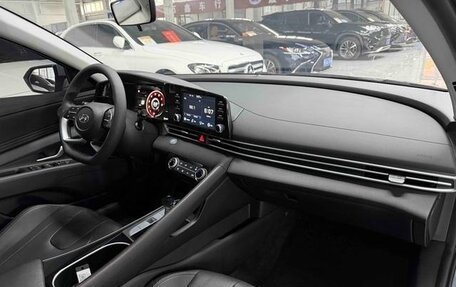 Hyundai Elantra, 2023 год, 1 354 240 рублей, 16 фотография