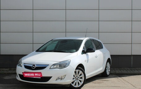 Opel Astra J, 2010 год, 735 000 рублей, 1 фотография