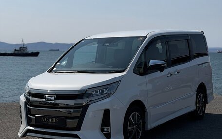 Toyota Noah III, 2021 год, 2 300 000 рублей, 1 фотография
