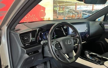 Lexus NX I, 2017 год, 2 100 000 рублей, 11 фотография