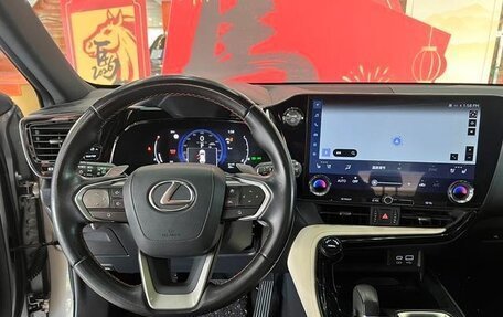 Lexus NX I, 2017 год, 2 100 000 рублей, 12 фотография