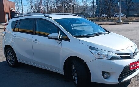Toyota Verso I, 2014 год, 1 300 000 рублей, 2 фотография