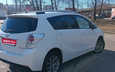 Toyota Verso I, 2014 год, 1 300 000 рублей, 4 фотография