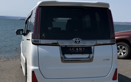 Toyota Noah III, 2021 год, 2 300 000 рублей, 5 фотография