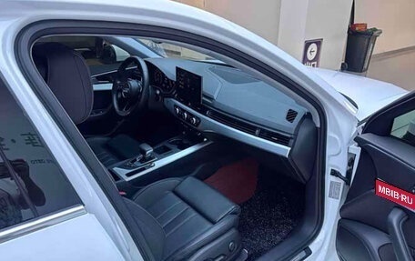 Audi A4, 2022 год, 2 200 000 рублей, 10 фотография