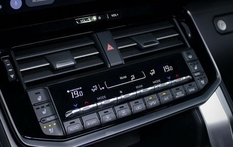 Toyota Land Cruiser, 2025 год, 13 990 000 рублей, 34 фотография
