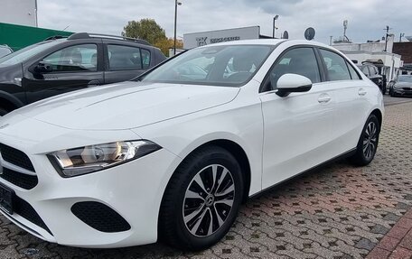 Mercedes-Benz A-Класс, 2023 год, 3 077 000 рублей, 1 фотография