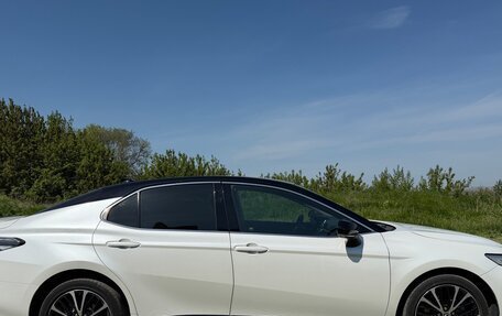 Toyota Camry, 2020 год, 3 300 000 рублей, 4 фотография