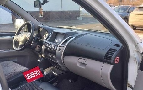 Mitsubishi Pajero Sport II рестайлинг, 2013 год, 2 300 000 рублей, 26 фотография
