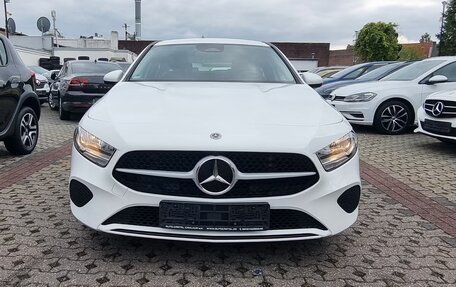 Mercedes-Benz A-Класс, 2023 год, 3 077 000 рублей, 2 фотография