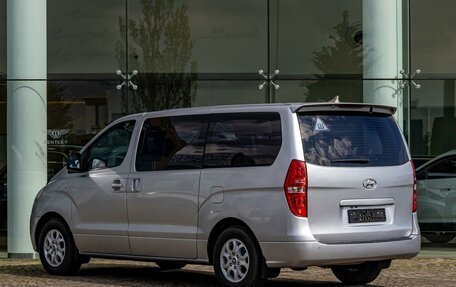 Hyundai Grand Starex Grand Starex I рестайлинг 2, 2010 год, 1 695 000 рублей, 4 фотография