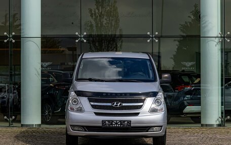 Hyundai Grand Starex Grand Starex I рестайлинг 2, 2010 год, 1 695 000 рублей, 2 фотография