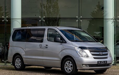 Hyundai Grand Starex Grand Starex I рестайлинг 2, 2010 год, 1 695 000 рублей, 3 фотография