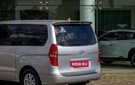 Hyundai Grand Starex Grand Starex I рестайлинг 2, 2010 год, 1 695 000 рублей, 9 фотография