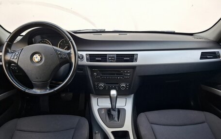 BMW 3 серия, 2011 год, 920 000 рублей, 12 фотография