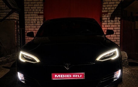 Tesla Model S I, 2016 год, 3 200 000 рублей, 1 фотография