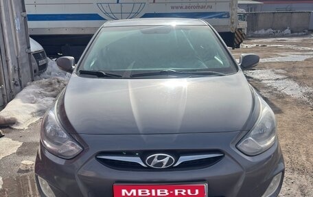 Hyundai Solaris II рестайлинг, 2012 год, 725 000 рублей, 1 фотография