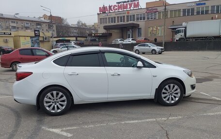 Opel Astra J, 2013 год, 700 000 рублей, 2 фотография