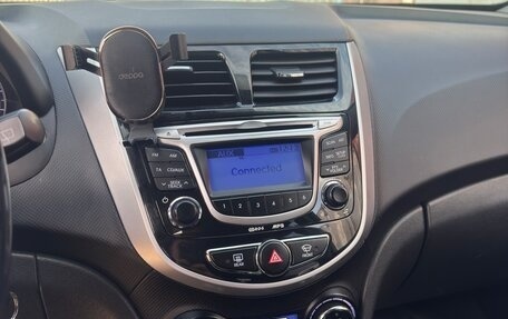 Hyundai Solaris II рестайлинг, 2012 год, 725 000 рублей, 7 фотография
