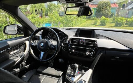 BMW 3 серия, 2018 год, 2 850 000 рублей, 15 фотография