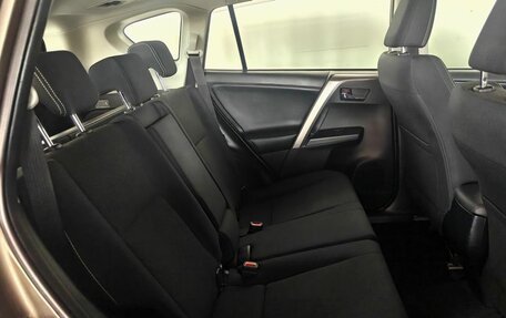 Toyota RAV4, 2016 год, 2 647 000 рублей, 11 фотография