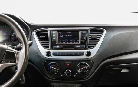 Hyundai Solaris II рестайлинг, 2018 год, 1 208 000 рублей, 19 фотография