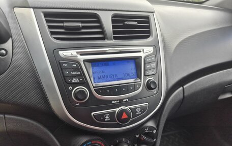 Hyundai Solaris II рестайлинг, 2011 год, 589 000 рублей, 13 фотография