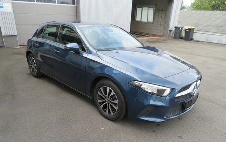 Mercedes-Benz A-Класс, 2022 год, 3 403 000 рублей, 2 фотография