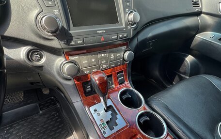 Toyota Highlander III, 2012 год, 1 750 000 рублей, 10 фотография