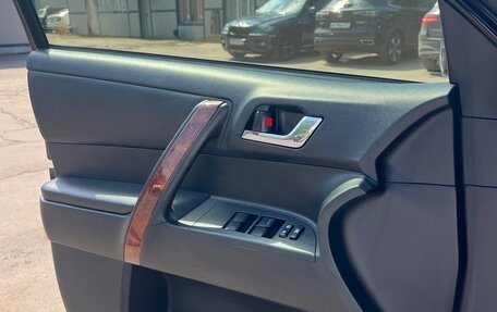 Toyota Highlander III, 2012 год, 1 750 000 рублей, 12 фотография