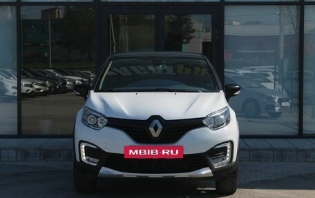 Renault Kaptur I рестайлинг, 2019 год, 1 820 000 рублей, 2 фотография
