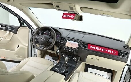 Volkswagen Touareg III, 2015 год, 2 425 000 рублей, 8 фотография