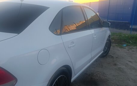 Volkswagen Polo VI (EU Market), 2012 год, 650 000 рублей, 2 фотография