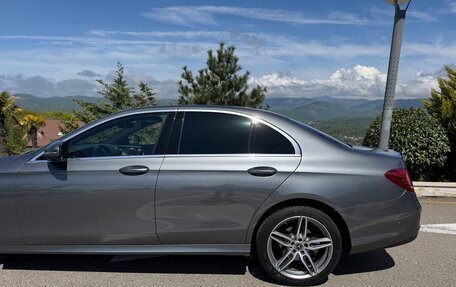 Mercedes-Benz E-Класс, 2019 год, 2 990 000 рублей, 4 фотография
