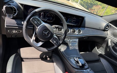 Mercedes-Benz E-Класс, 2019 год, 2 990 000 рублей, 11 фотография
