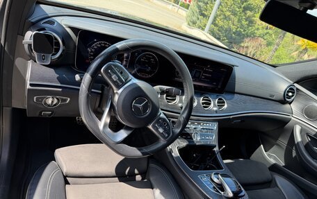 Mercedes-Benz E-Класс, 2019 год, 2 990 000 рублей, 10 фотография
