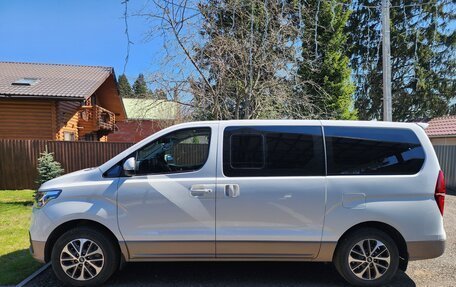 Hyundai Grand Starex Grand Starex I рестайлинг 2, 2019 год, 4 050 000 рублей, 4 фотография