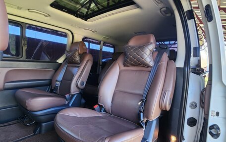 Hyundai Grand Starex Grand Starex I рестайлинг 2, 2019 год, 4 050 000 рублей, 12 фотография