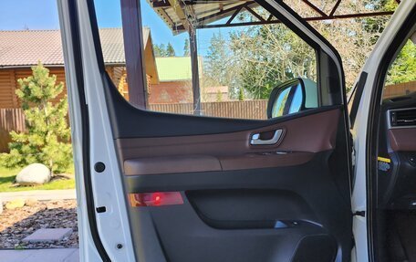 Hyundai Grand Starex Grand Starex I рестайлинг 2, 2019 год, 4 050 000 рублей, 8 фотография