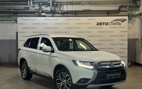 Mitsubishi Outlander III рестайлинг 3, 2015 год, 1 699 000 рублей, 3 фотография