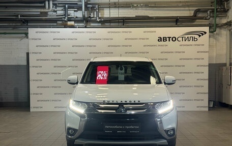 Mitsubishi Outlander III рестайлинг 3, 2015 год, 1 699 000 рублей, 2 фотография