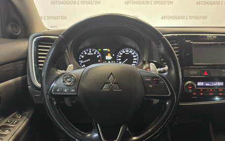 Mitsubishi Outlander III рестайлинг 3, 2015 год, 1 699 000 рублей, 15 фотография