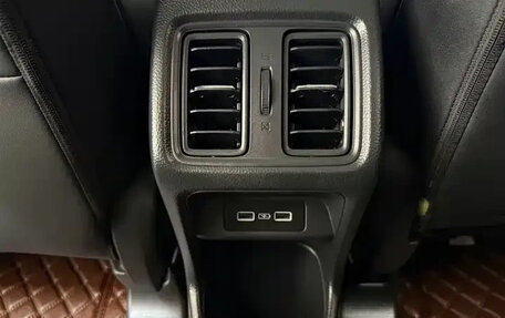 Honda Vezel, 2023 год, 1 490 000 рублей, 16 фотография